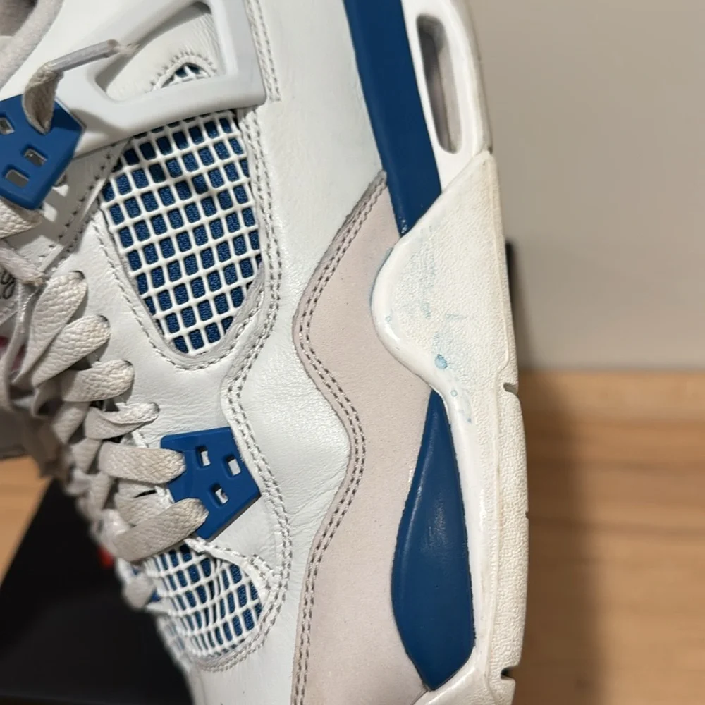 Air Jordan 4 Retro - Picture 4 of 7